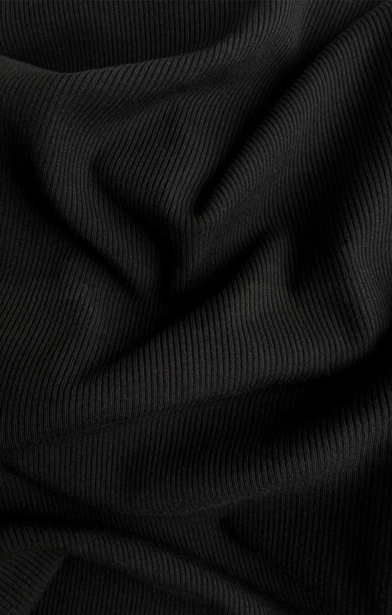 THE LUXE RIB LONG SLEEVE TOP - BLACK - Image 9